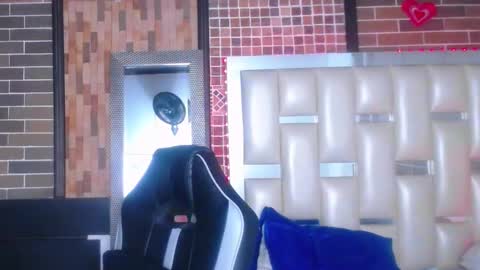 kriss_sweetboobs online show from 02.23.25