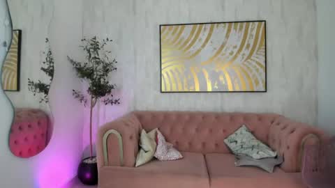 Krisstine  online show from 04.22.26