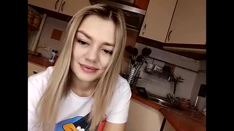 Snapshot of krisssexi chatting on 02.16.25 KrissSexi online show from 02.16.25