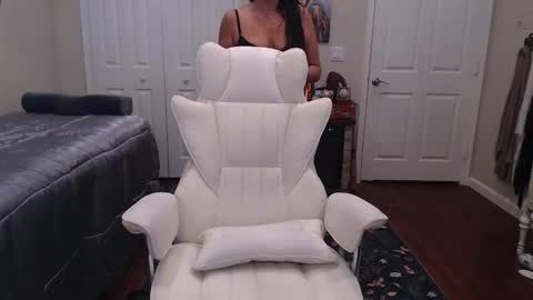 Krissy online show from 02.06.26