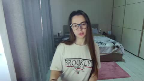 twitter    Annemarye 23 online show from 04.14.26