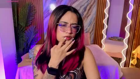 kristen_tay online show from 06.01.26