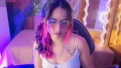 kristen_tay online show from 06.12.26