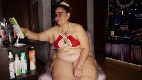 Snapshot of kristenhill1 chatting on 12.18.24 Kristen online show from 12.18.24