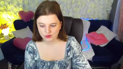 Snapshot of kristifoxy chatting on 04.27.26 kristifoxy online show from 04.27.26