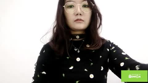 Snapshot of kristimanes chatting on 04.14.26 Rin online show from 04.14.26