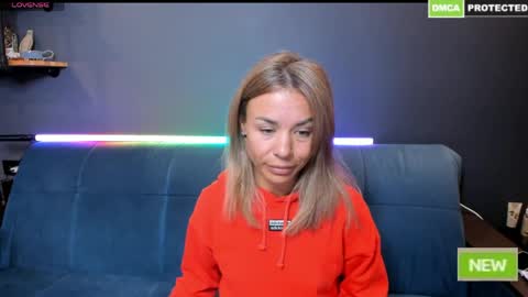 Snapshot of kristinasexyhot chatting on 06.01.26 Muscle Queen online show from 06.01.26