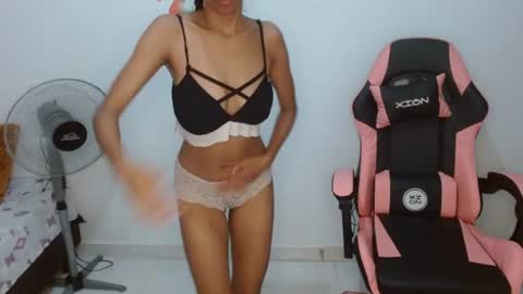 Snapshot of kristine_05 chatting on 07.28.26 kristine_05 online show from 07.28.26