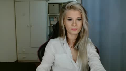 KristineAmore online show from 04.06.26