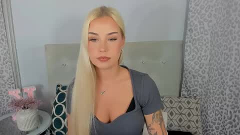 Snapshot of kristyflowers chatting on 04.29.26 KristyFlowers online show from 04.29.26