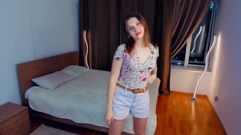 Snapshot of kristynhoughland chatting on 11.27.25 Misty online show from 11.27.25