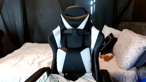 Krystal Blake online show from 11.15.25