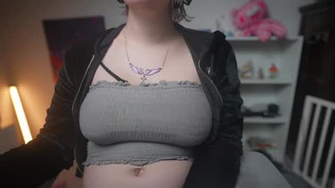 Snapshot of krystalsyxx chatting on 02.07.25 Krystal Syx online show from 02.07.25