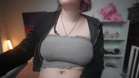 Snapshot of krystalsyxx chatting on 02.22.25 Krystal Syx online show from 02.22.25