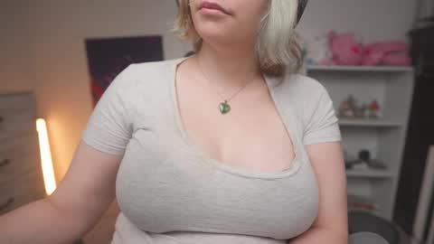 Krystal Syx online show from 11.20.25