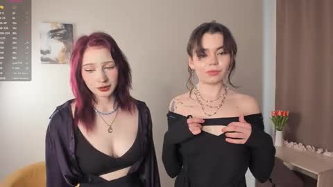 Emilia and Julia online show from 04.22.26