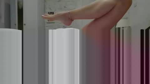 Snapshot of kthefrog chatting on 12.23.25 K baby online show from 12.23.25