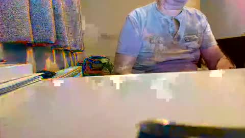 Snapshot of kuipers_1976 chatting on 10.13.25 kuipers_1976 online show from 10.13.25