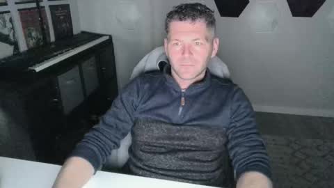 Snapshot of kukt_again chatting on 12.01.25 kukt_again online show from 12.01.25