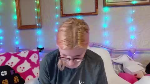 Samantha online show from 04.22.26