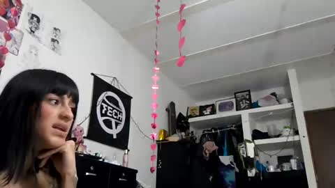 Snapshot of kuromi_less chatting on 01.24.25 Kuromi Less online show from 01.24.25