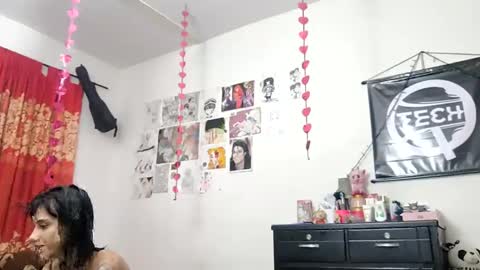 Snapshot of kuromi_less chatting on 02.01.25 Kuromi Less online show from 02.01.25