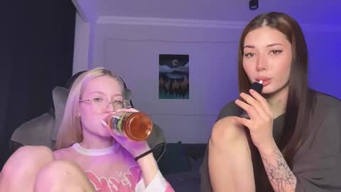 Bella and Alexandra online show from 03.25.26