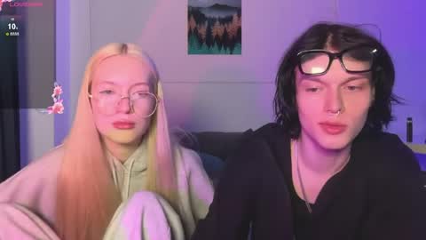 Bella and Alexandra online show from 04.19.26