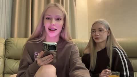 Snapshot of kvetapin chatting on 05.08.26 Bella and Alexandra online show from 05.08.26