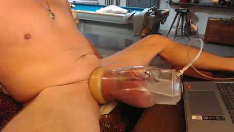 Snapshot of kybullmaster65 chatting on 11.11.25 kybullmaster65 online show from 11.11.25