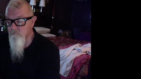 Snapshot of kyhgihntight chatting on 01.01.25 Nick Nude Celt KYHighNTight online show from 01.01.25