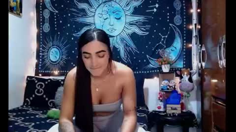 Snapshot of kylie_capricorn chatting on 06.17.26 kylie online show from 06.17.26