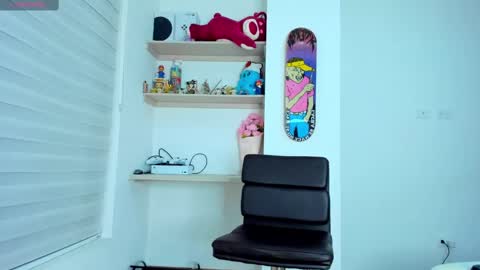 Snapshot of kylie_ex18 chatting on 09.11.25 Kylie online show from 09.11.25