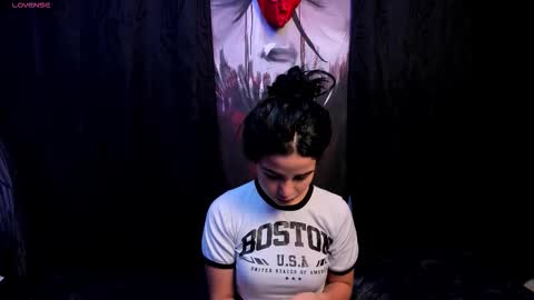 submissive demon Please help me to reach 500 thumbs up online show from 09.26.25