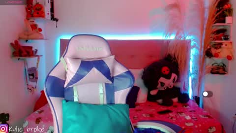 k ylie online show from 10.31.25