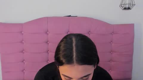 kylie_ls online show from 10.11.25