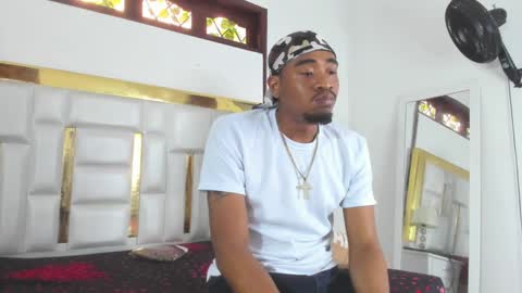 Snapshot of kylieandjhonny chatting on 02.08.25 Kaylie And Jhony online show from 02.08.25