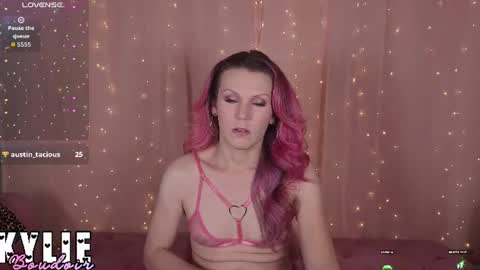 Snapshot of kylieboudoir chatting on 06.30.26 Kylie Boudoir online show from 06.30.26