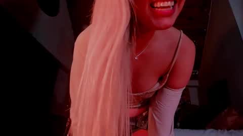 Snapshot of kyliekandy chatting on 02.15.25 online show from 02.15.25