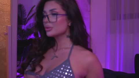 Snapshot of kyliekroft_ chatting on 07.25.26 Kylie online show from 07.25.26