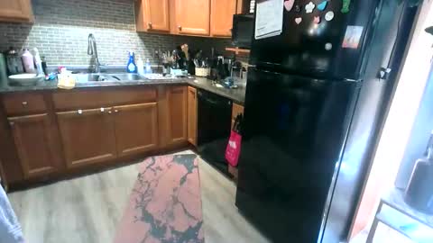 Snapshot of kylienotjenneer chatting on 04.15.26 kylie not jenner online show from 04.15.26