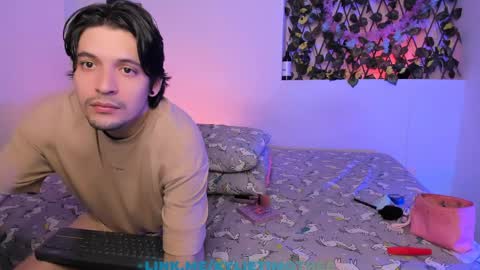 Snapshot of kylietimothee chatting on 04.15.26 kylietimothee online show from 04.15.26