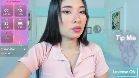 Snapshot of kyliewest6 chatting on 03.07.25 Kylie West online show from 03.07.25