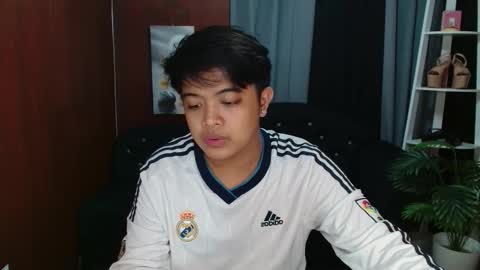 Snapshot of kyll_collins chatting on 11.08.25 kyll_collins online show from 11.08.25