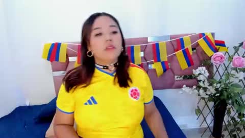Snapshot of kym_moon chatting on 06.14.26 kym_moon online show from 06.14.26