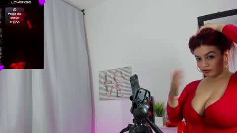 Snapshot of kyoto_sr chatting on 12.10.24 Alejandra online show from 12.10.24