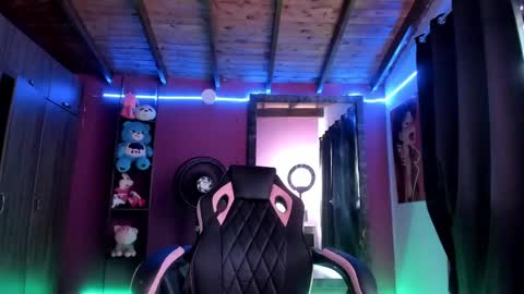 Snapshot of kyotomami chatting on 01.20.25 Fernanda online show from 01.20.25