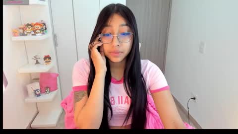 Snapshot of kyy_isa chatting on 10.17.25 IG  online show from 10.17.25