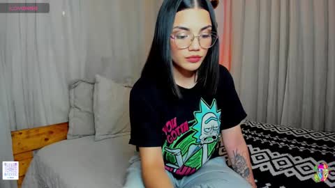 Snapshot of la_briela chatting on 01.19.25    Help me reach 50 likes online show from 01.19.25