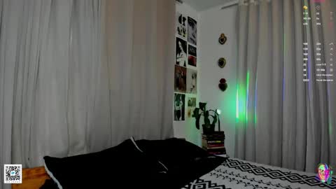 Snapshot of la_briela chatting on 02.02.25    Help me reach 50 likes online show from 02.02.25